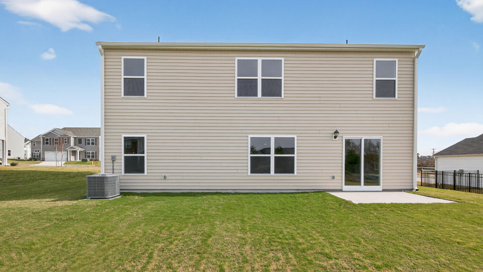 * Photos are not of actual home or interior features and are representative of floor plan only. *