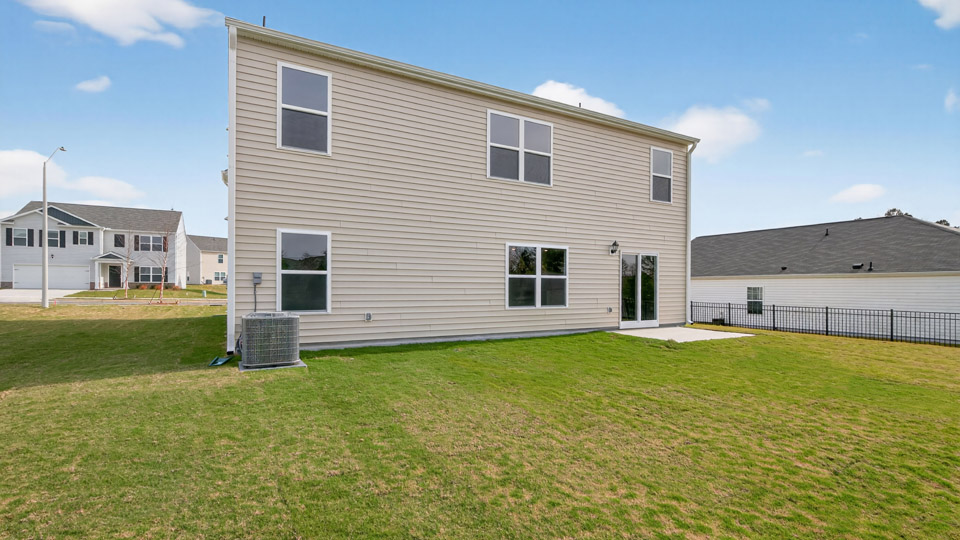 * Photos are not of actual home or interior features and are representative of floor plan only. *