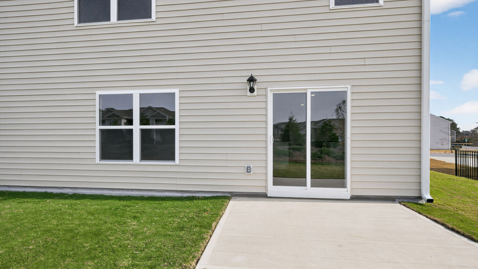 * Photos are not of actual home or interior features and are representative of floor plan only. *