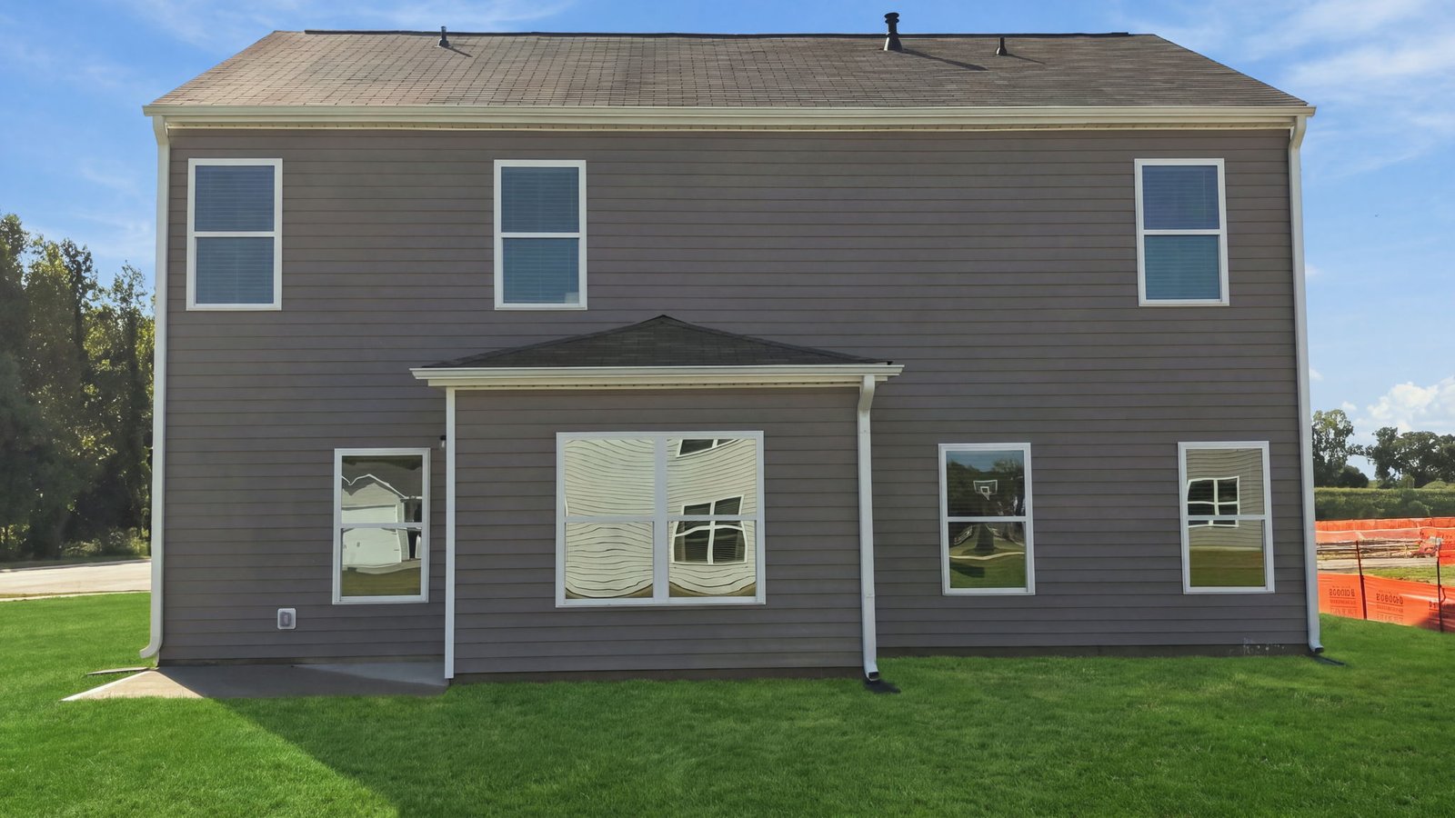 rear view of home and lot