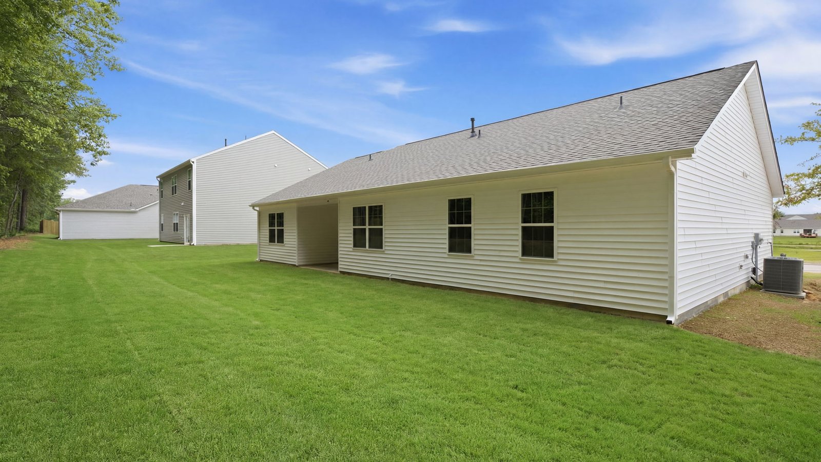 rear view of mills floorplan and back yard