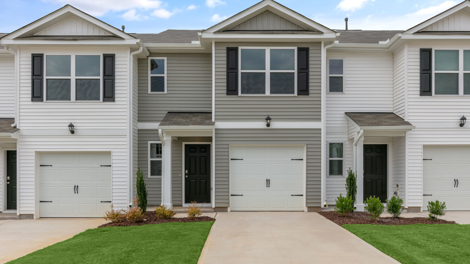 7252 Longleaf Road exterior