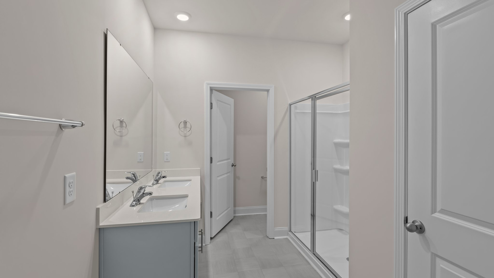bathroom with quartz counters