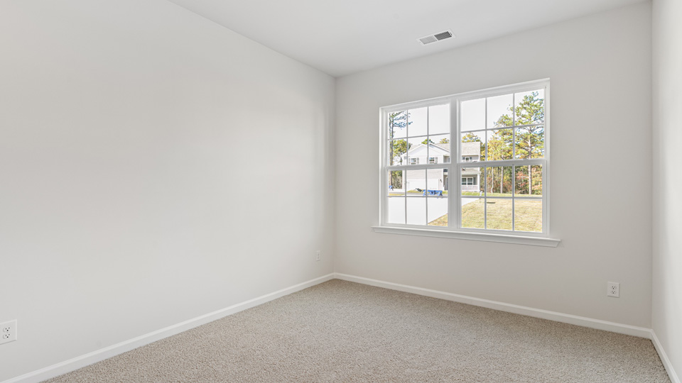 bedroom with carpet flooring