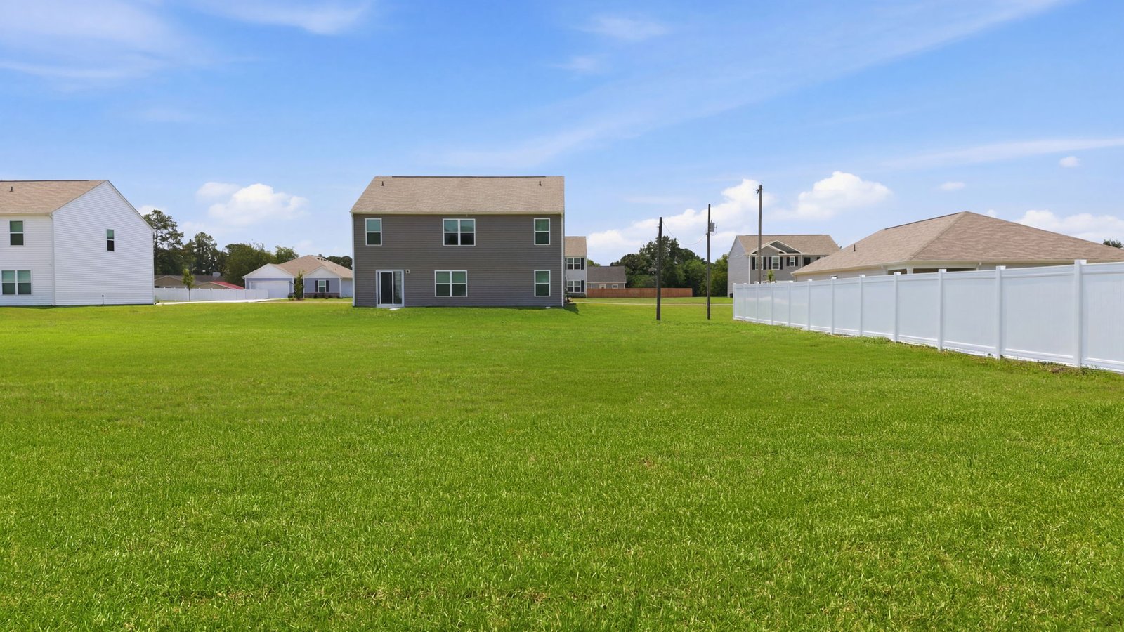 view of the back yard of the home