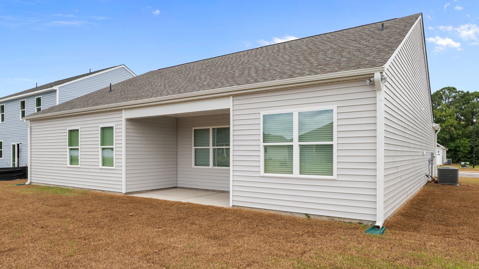 * Photos are not of actual home or interior features and are representative of floor plan only. *
