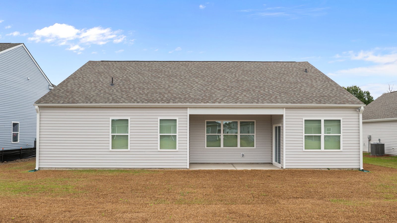 * Photos are not of actual home or interior features and are representative of floor plan only. *