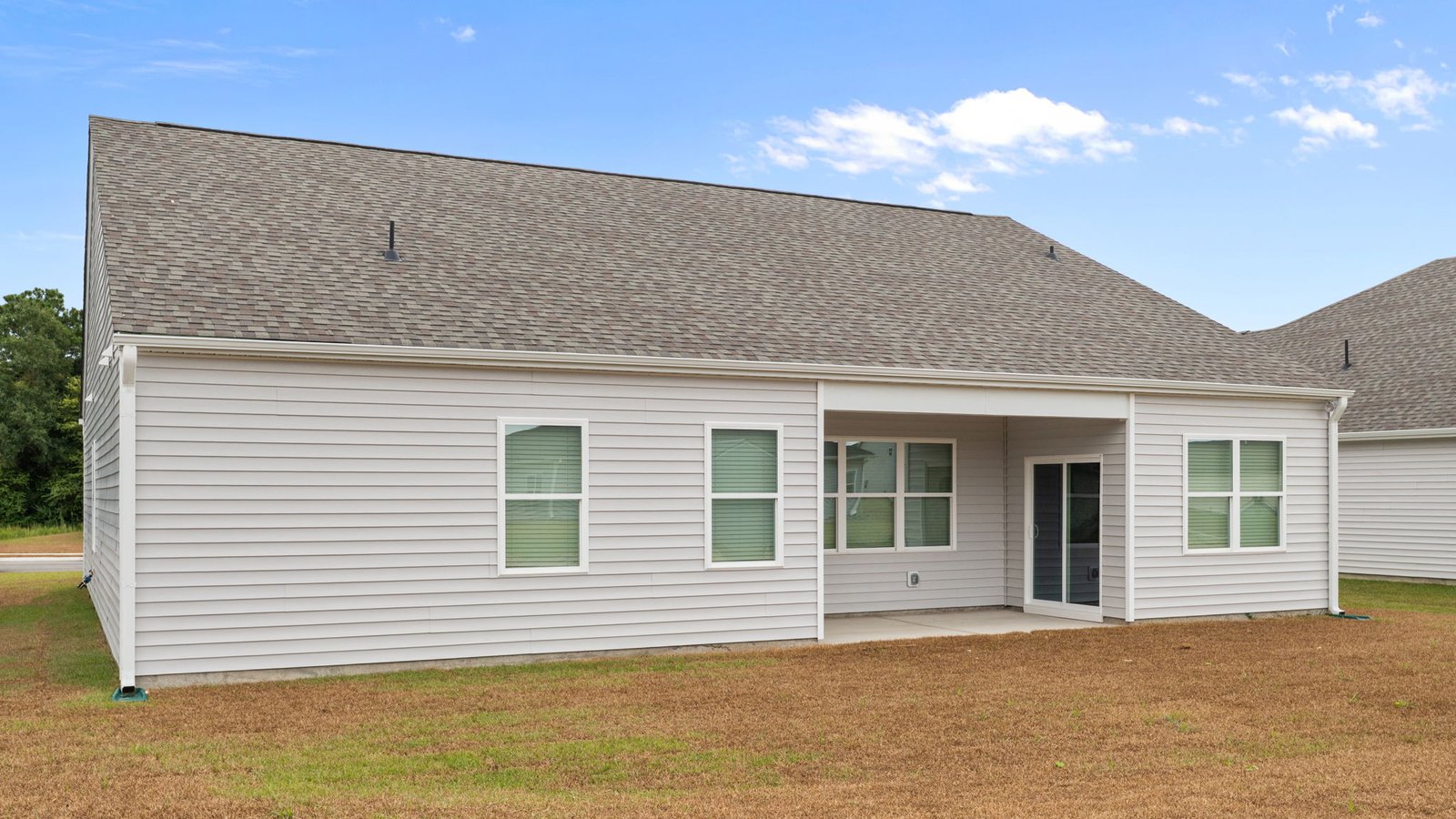 * Photos are not of actual home or interior features and are representative of floor plan only. *