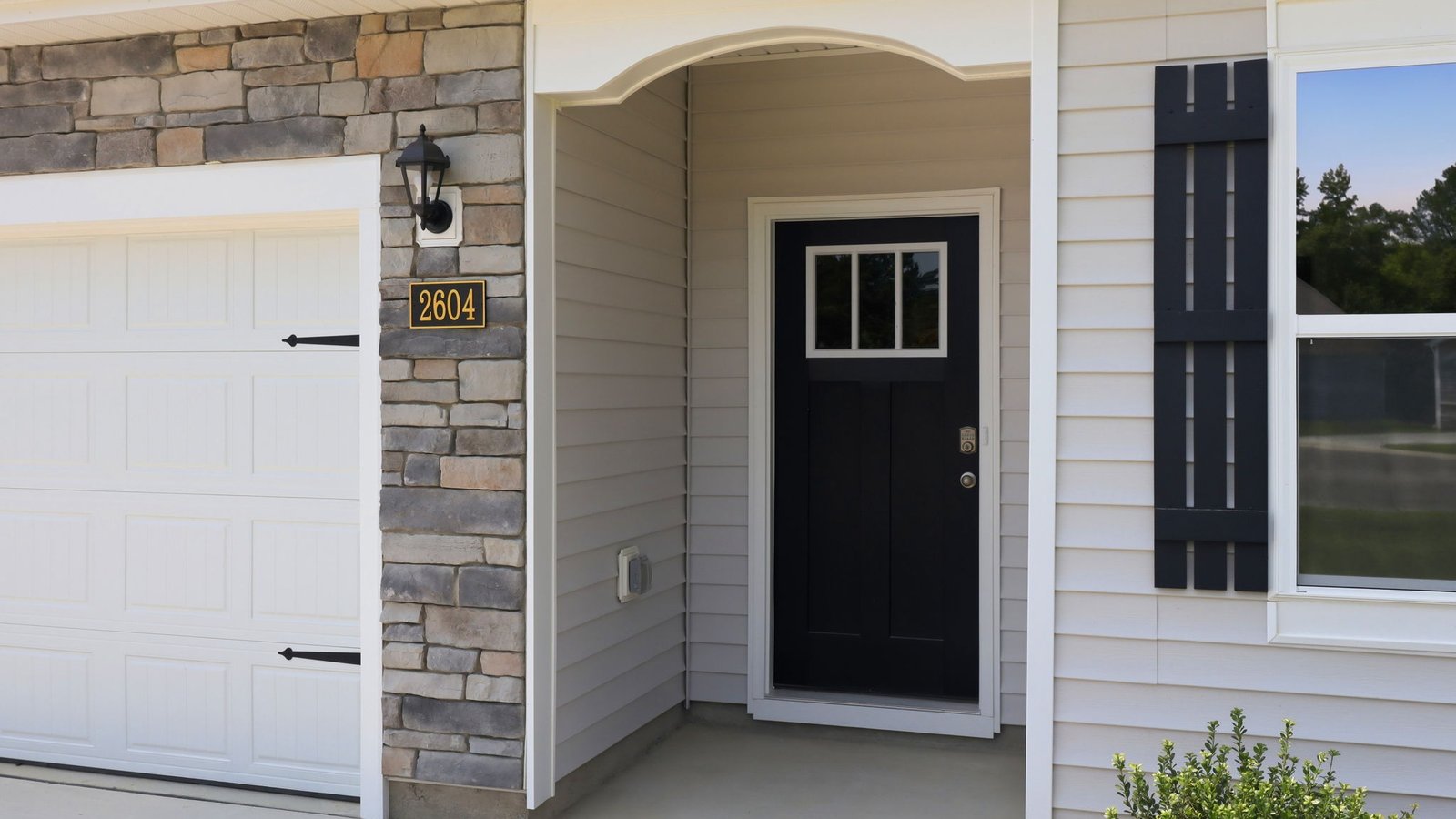 exterior of ranch style home
