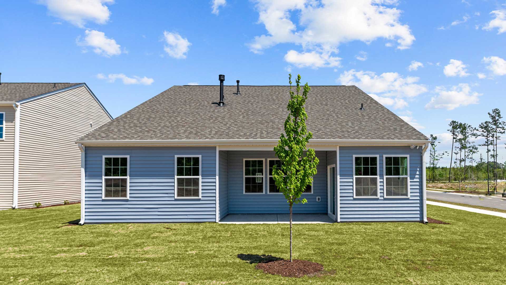 * Photos are not of actual home or interior features and are representative of floor plan only. *