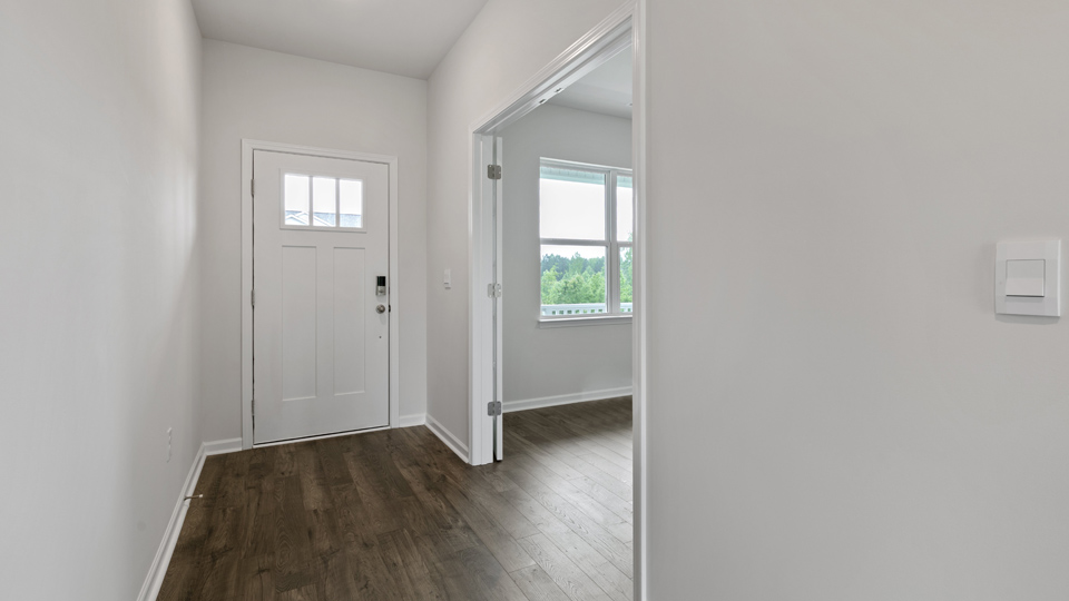 Foyer area with flex room