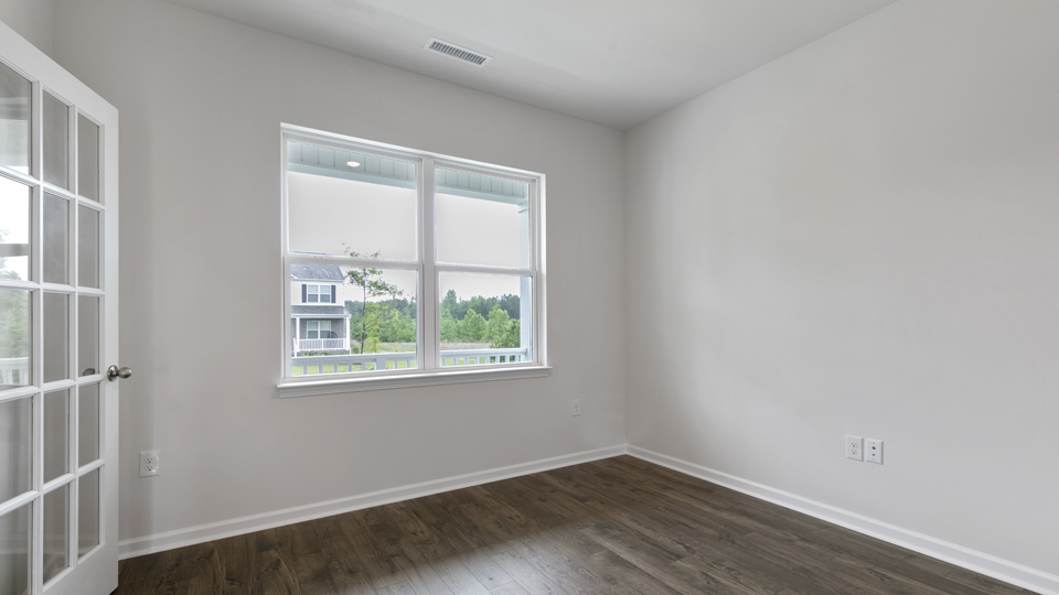 Foyer area with flex room