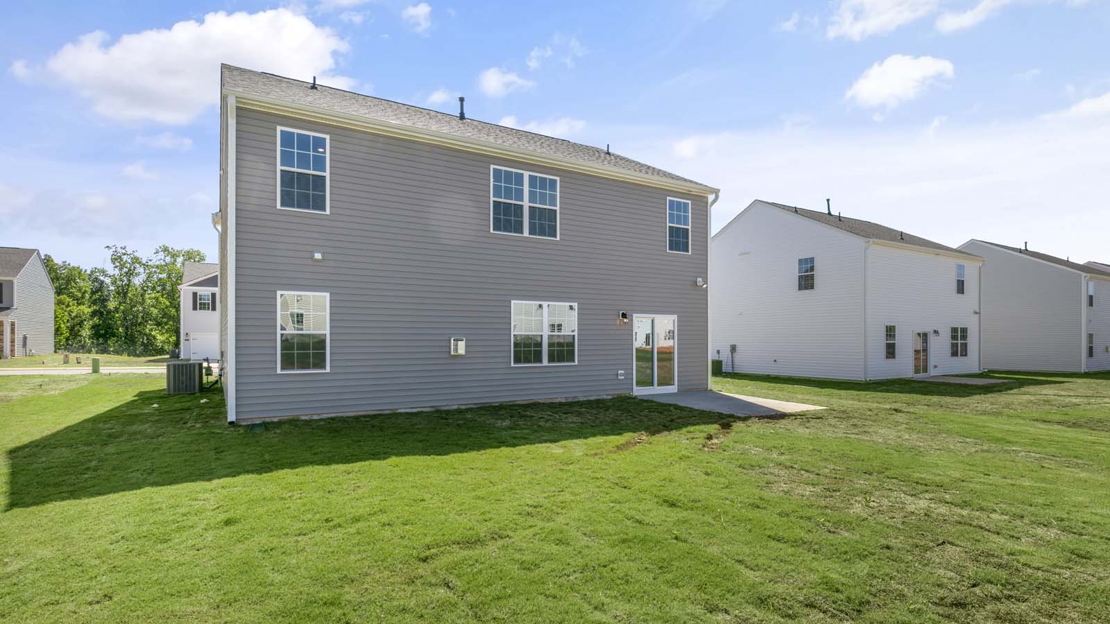 * Photos are not of actual home or interior features and are representative of floor plan only. *