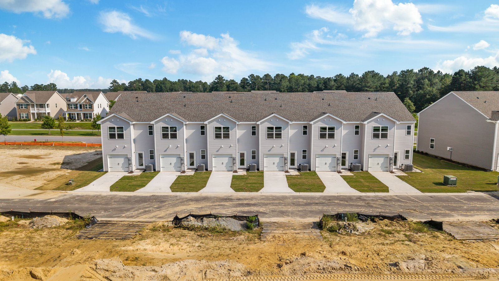 * Photos are not of actual home or interior features and are representative of floor plan only. *
