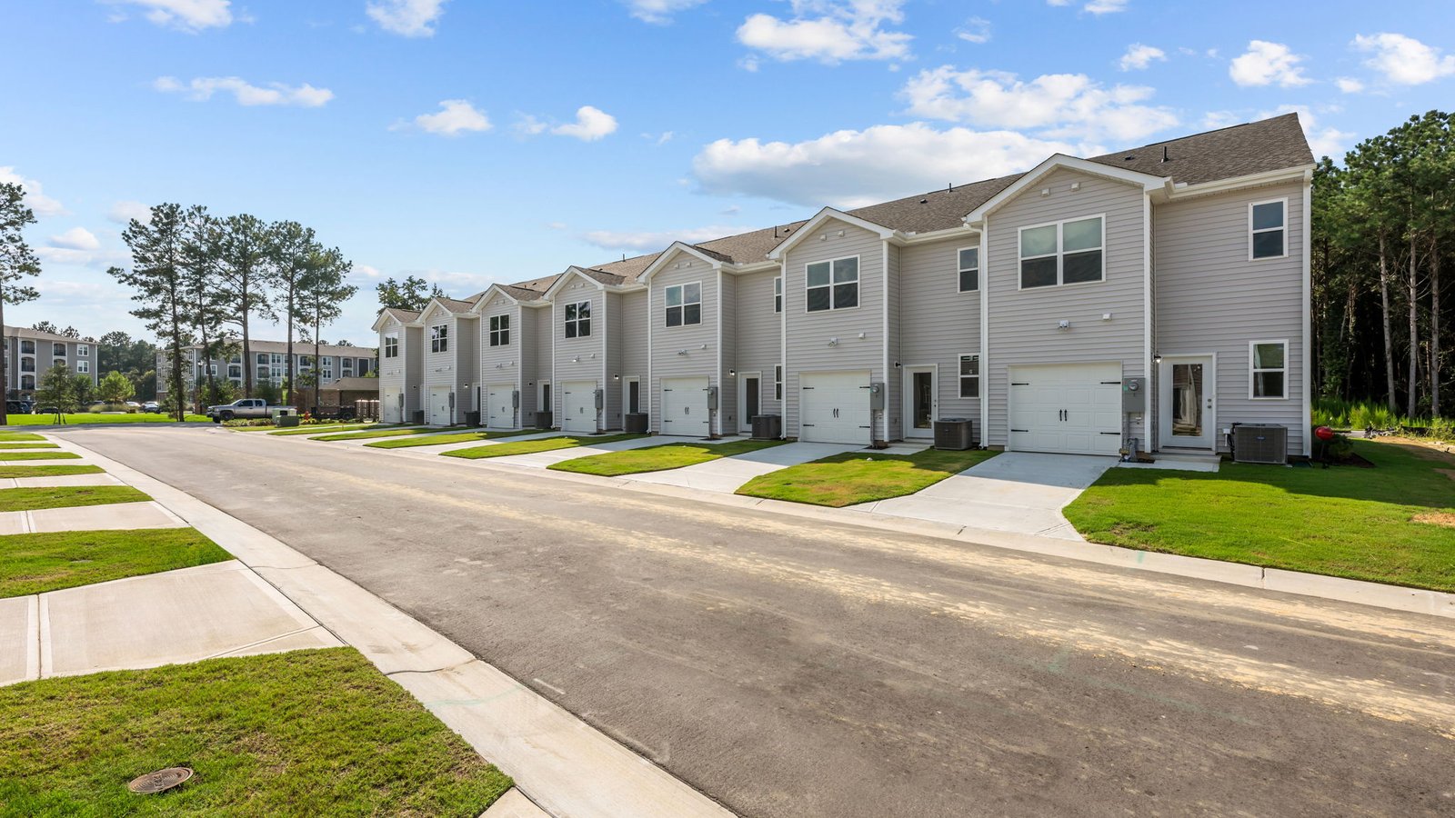 * Photos are not of actual home or interior features and are representative of floor plan only. *