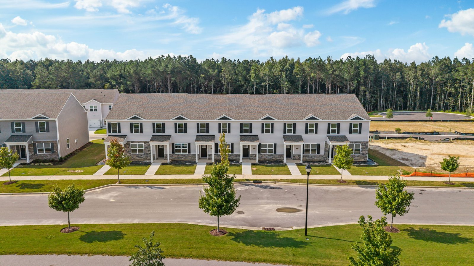 * Photos are not of actual home or interior features and are representative of floor plan only. *