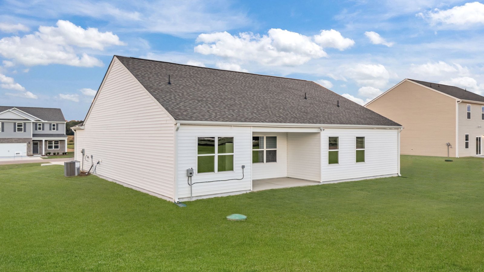 * Photos are not of actual home or interior features and are representative of floor plan only. *