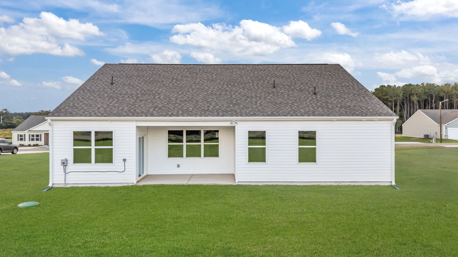 * Photos are not of actual home or interior features and are representative of floor plan only. *