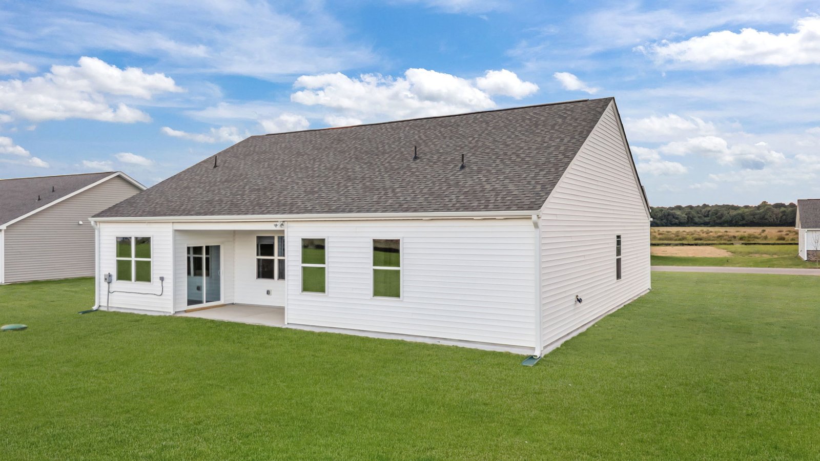 * Photos are not of actual home or interior features and are representative of floor plan only. *