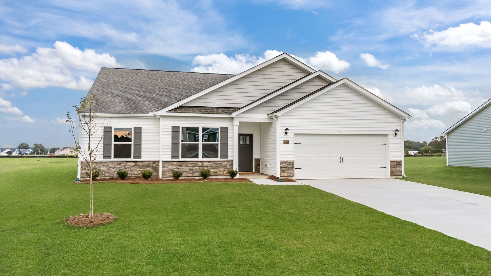 * Photos are not of actual home or interior features and are representative of floor plan only. *