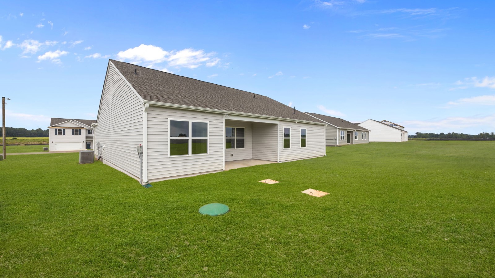 * Photos are not of actual home or interior features and are representative of floor plan only. *