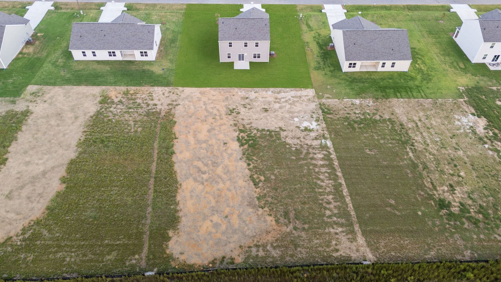 * Photos are not of actual home or interior features and are representative of floor plan only. *