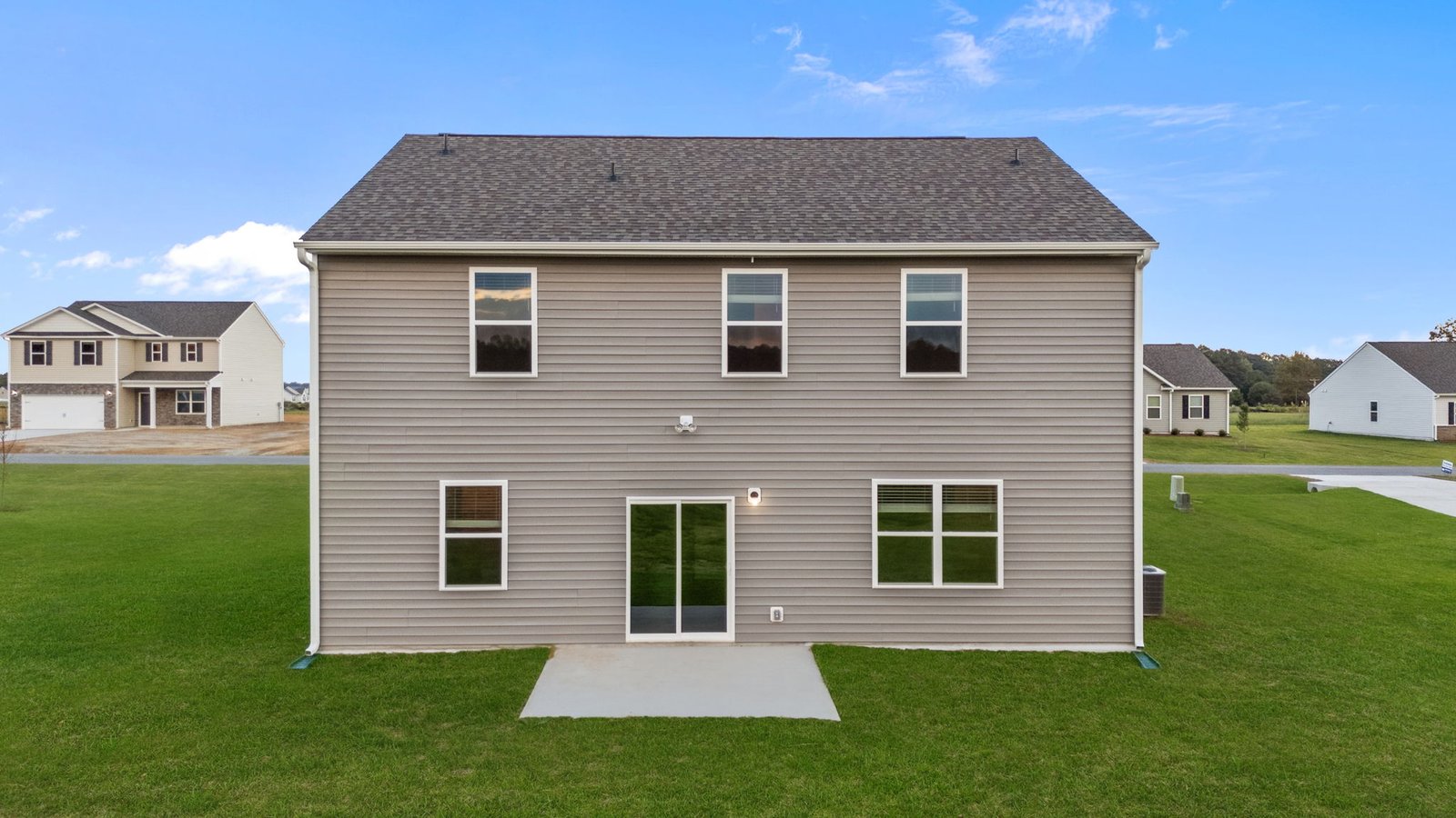 * Photos are not of actual home or interior features and are representative of floor plan only. *