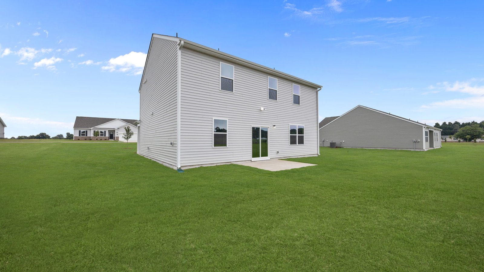 * Photos are not of actual home or interior features and are representative of floor plan only. *