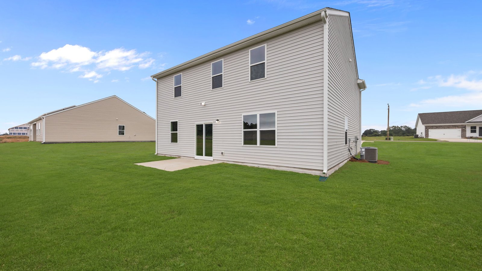 * Photos are not of actual home or interior features and are representative of floor plan only. *