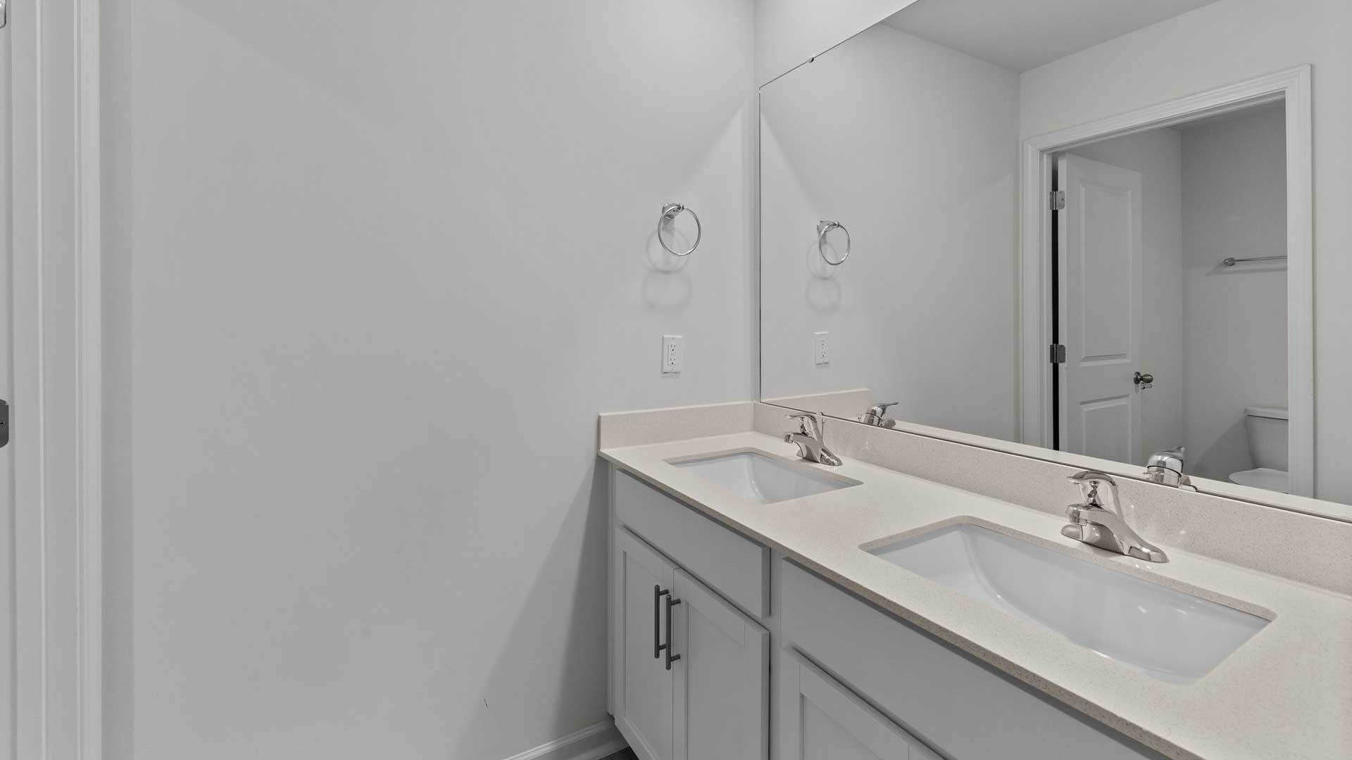secondary bathroom