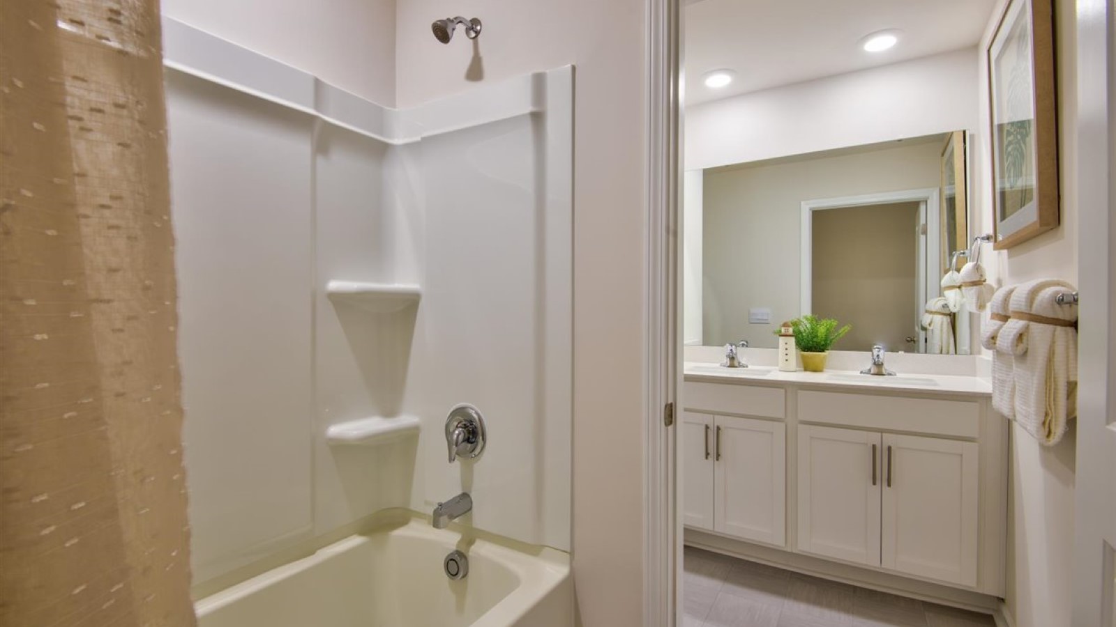 Bathroom with quartz counters
