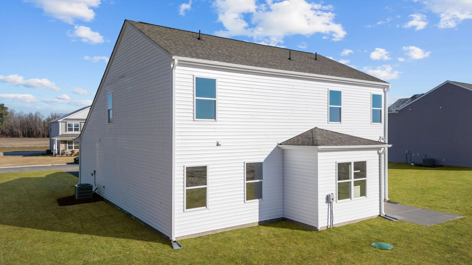 * Photos are not of actual home or interior features and are representative of floor plan only. *