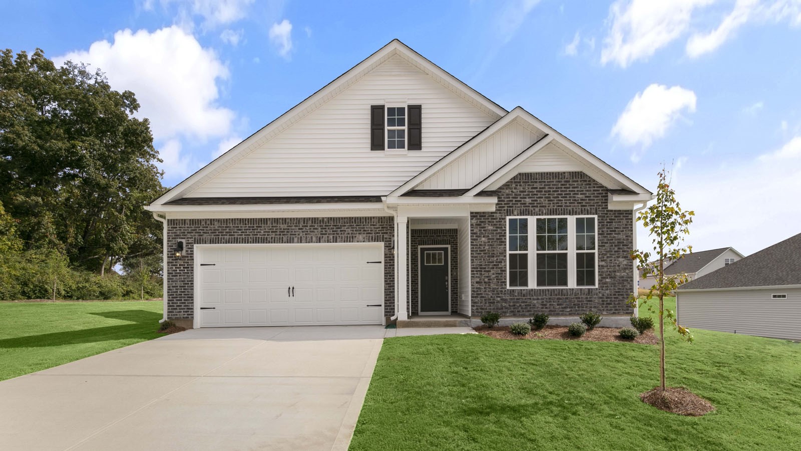* Photos are not of actual home or interior features and are representative of floor plan only. *