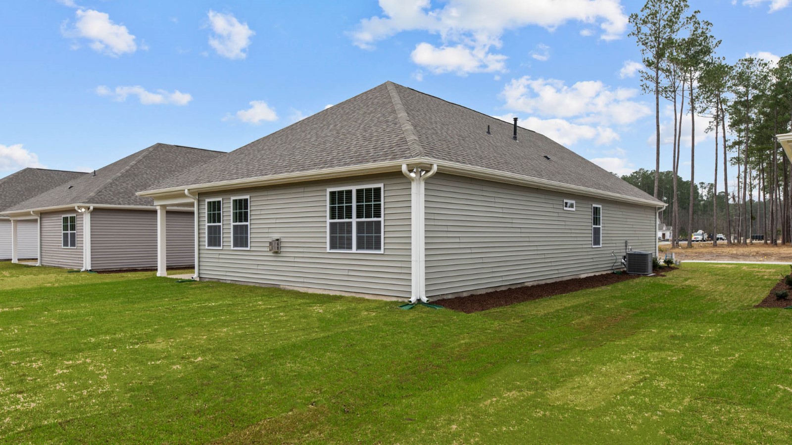 * Photos are not of actual home or interior features and are representative of floor plan only. *