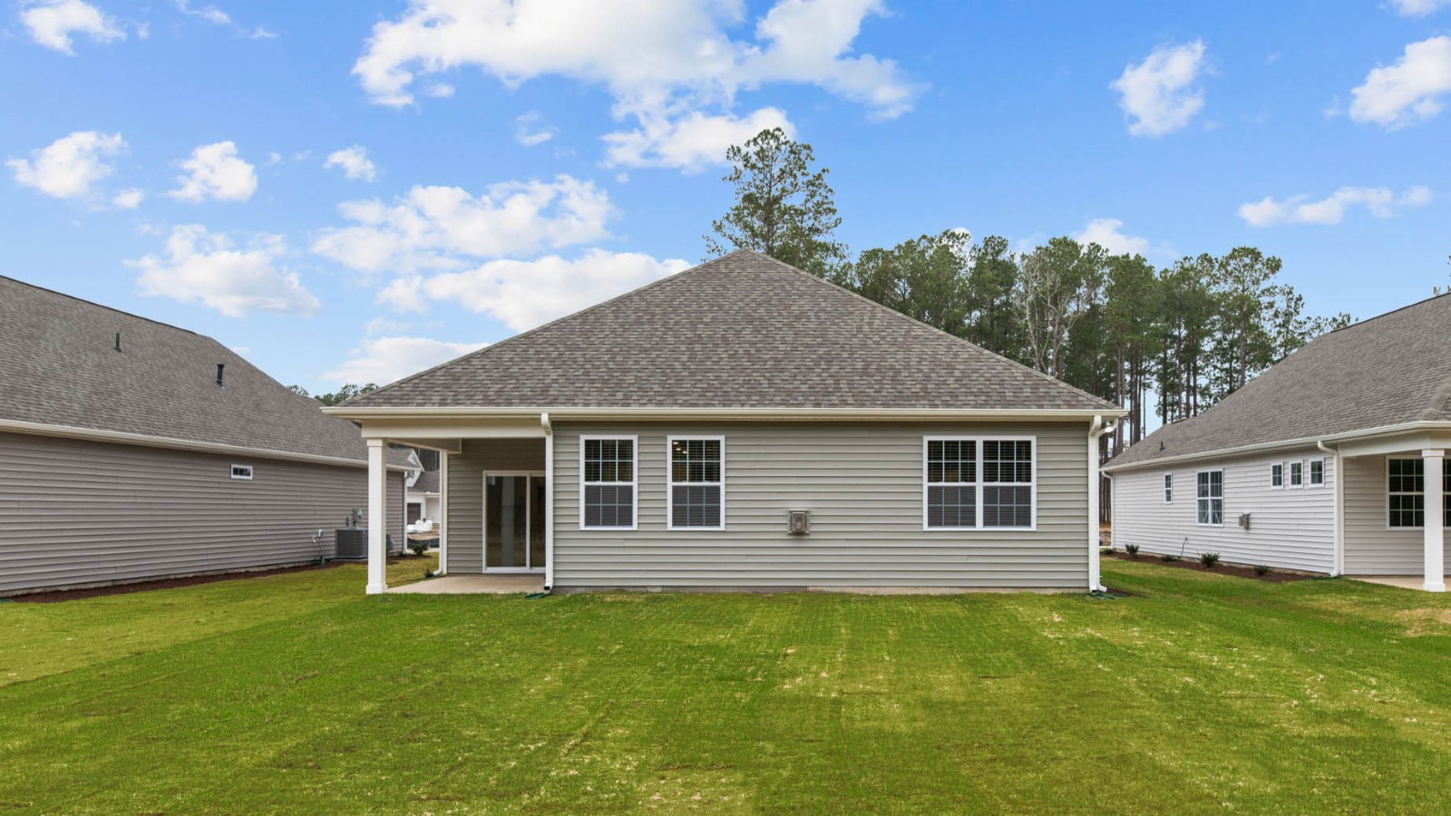 * Photos are not of actual home or interior features and are representative of floor plan only. *