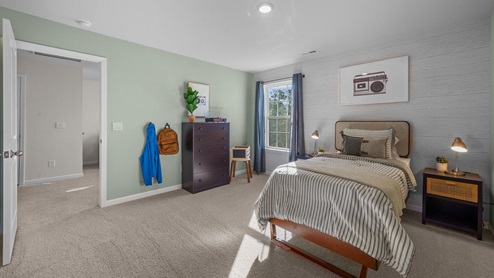 bedroom with carpet flooring