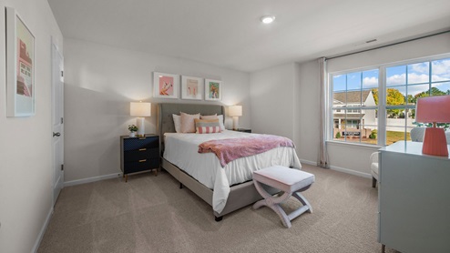 bedroom with carpet flooring