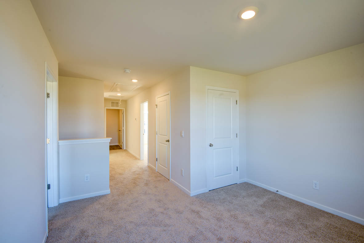 spacious upstairs flex room area