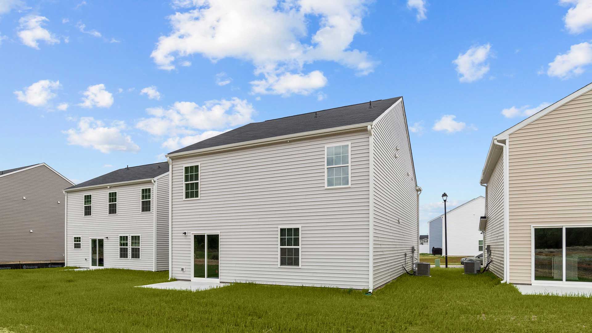* Photos are not of actual home or interior features and are representative of floor plan only. *