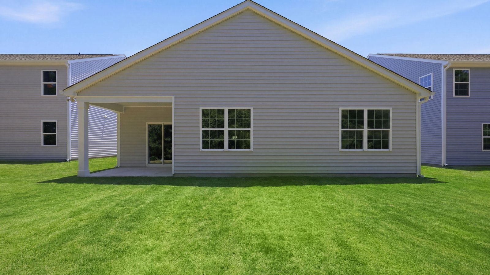 rear view of the cali one story home