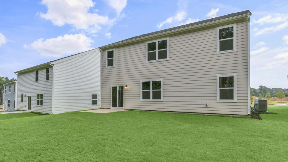 * Photos are not of actual home or interior features and are representative of floor plan only. *