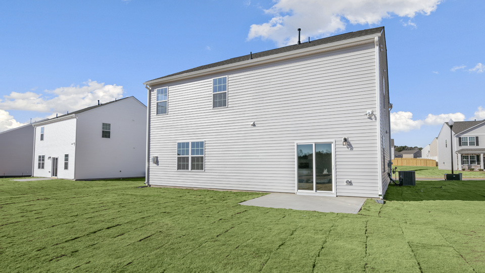 * Photos are not of actual home or interior features and are representative of floor plan only. *