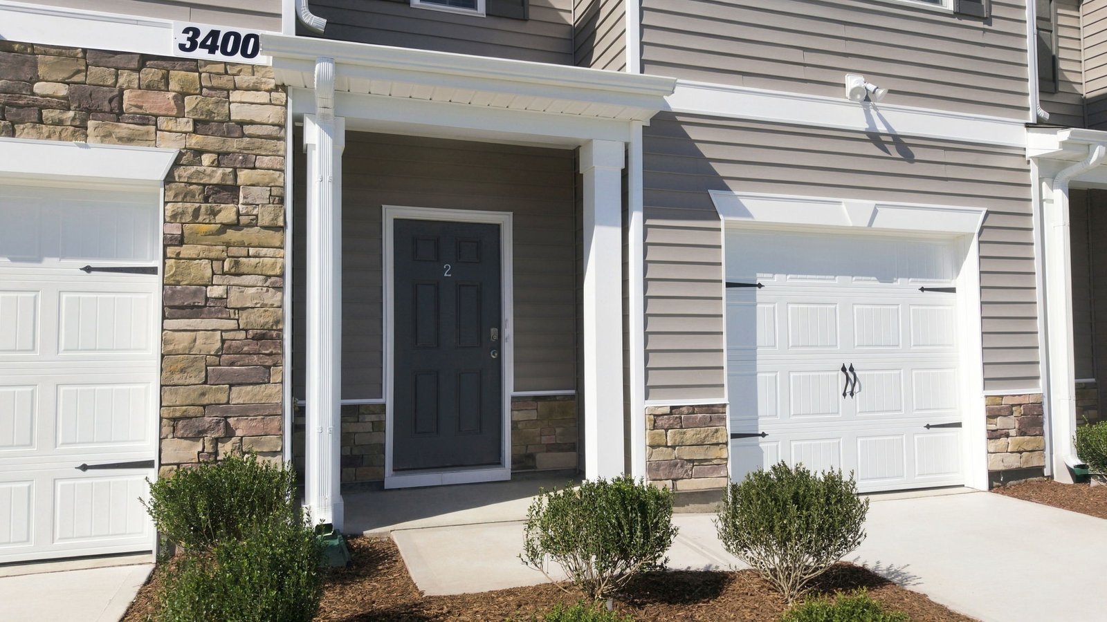 front view of townhome