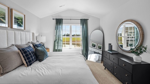 bedroom with carpet flooring