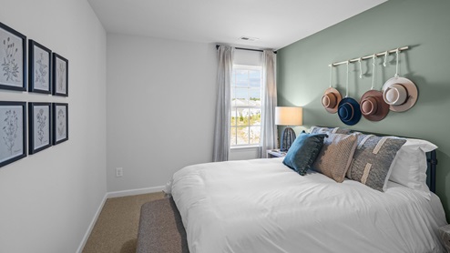 bedroom with carpet flooring