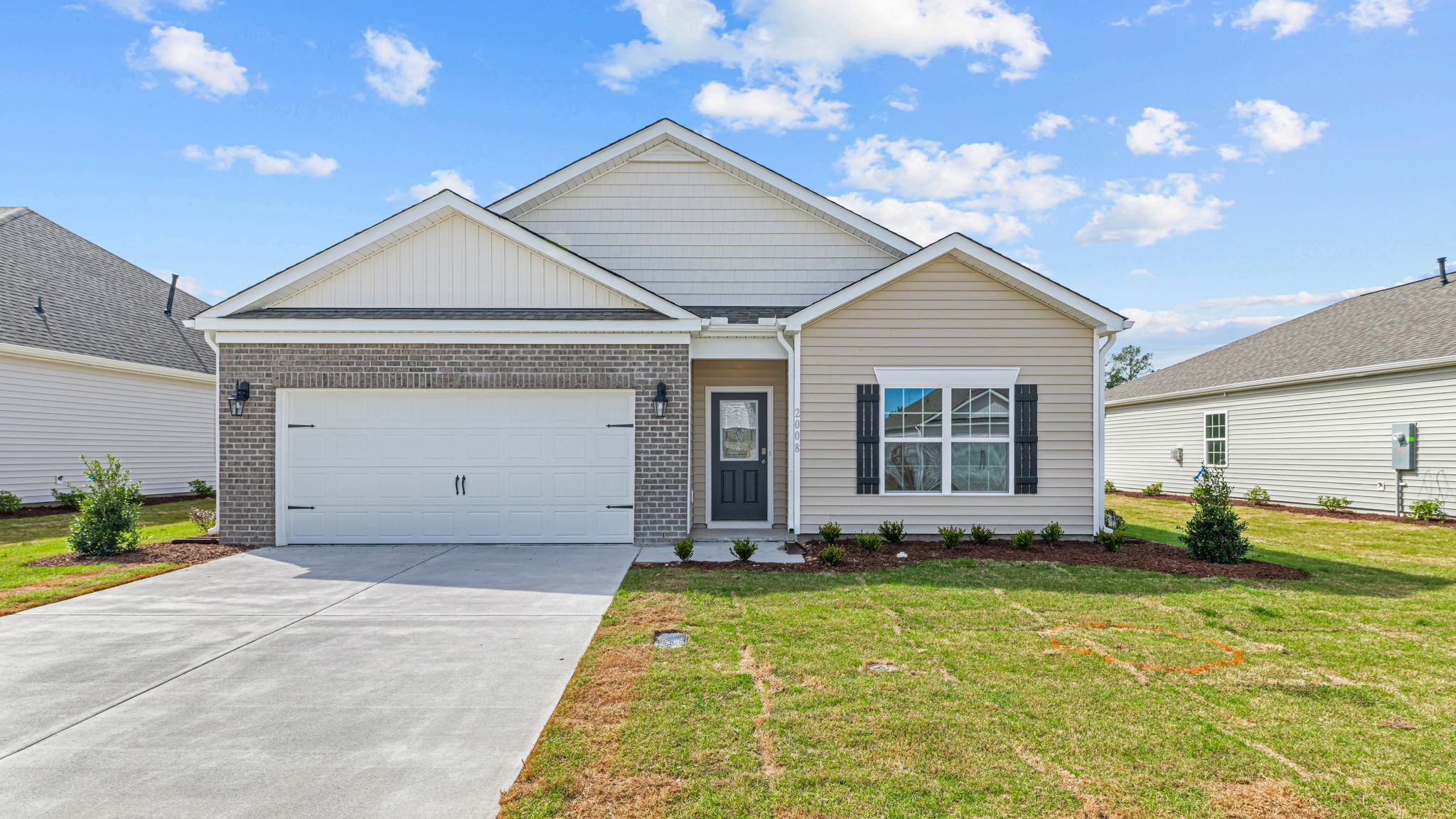 * Photos are not of actual home or interior features and are representative of floor plan only. *