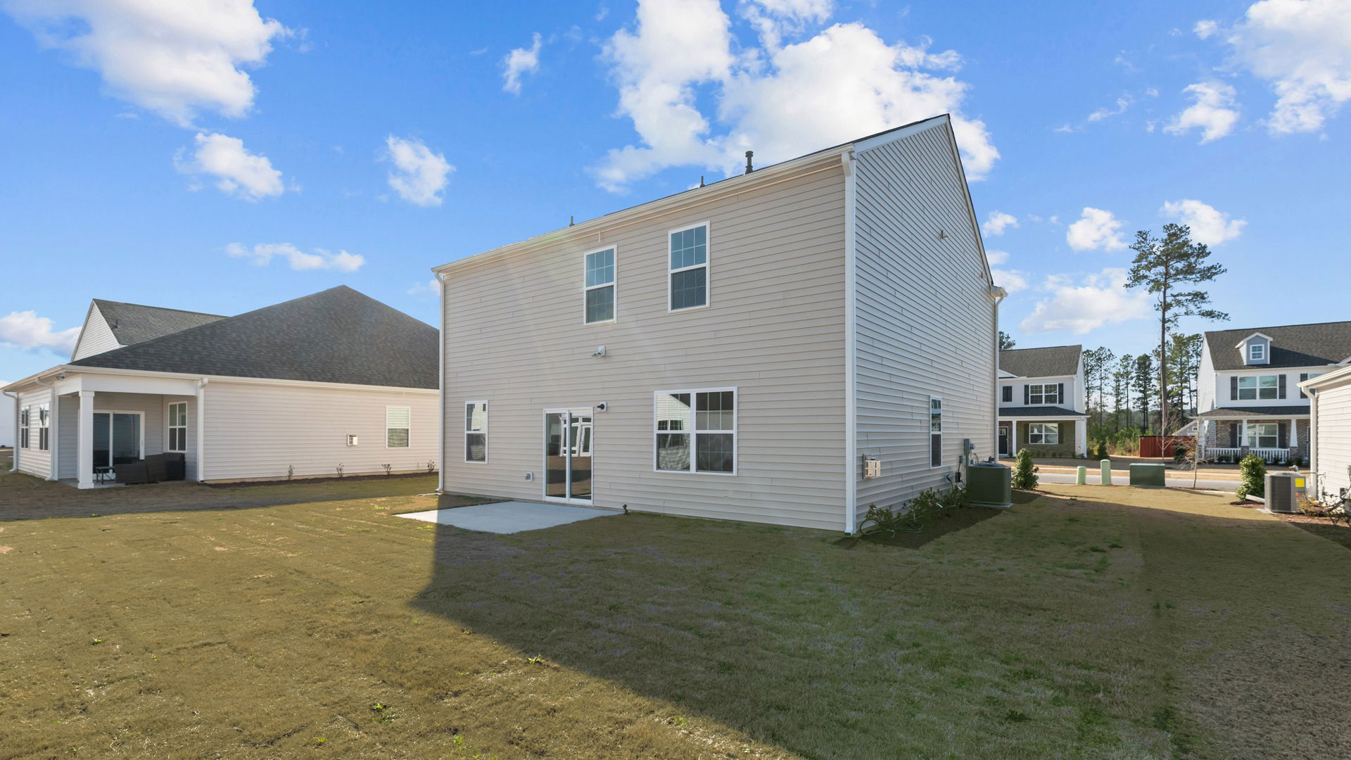 * Photos are not of actual home or interior features and are representative of floor plan only. *