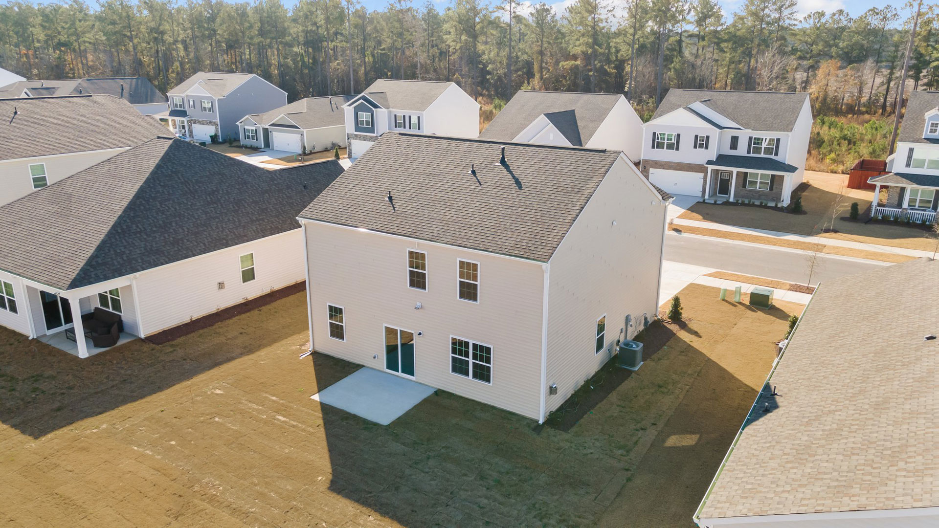 * Photos are not of actual home or interior features and are representative of floor plan only. *