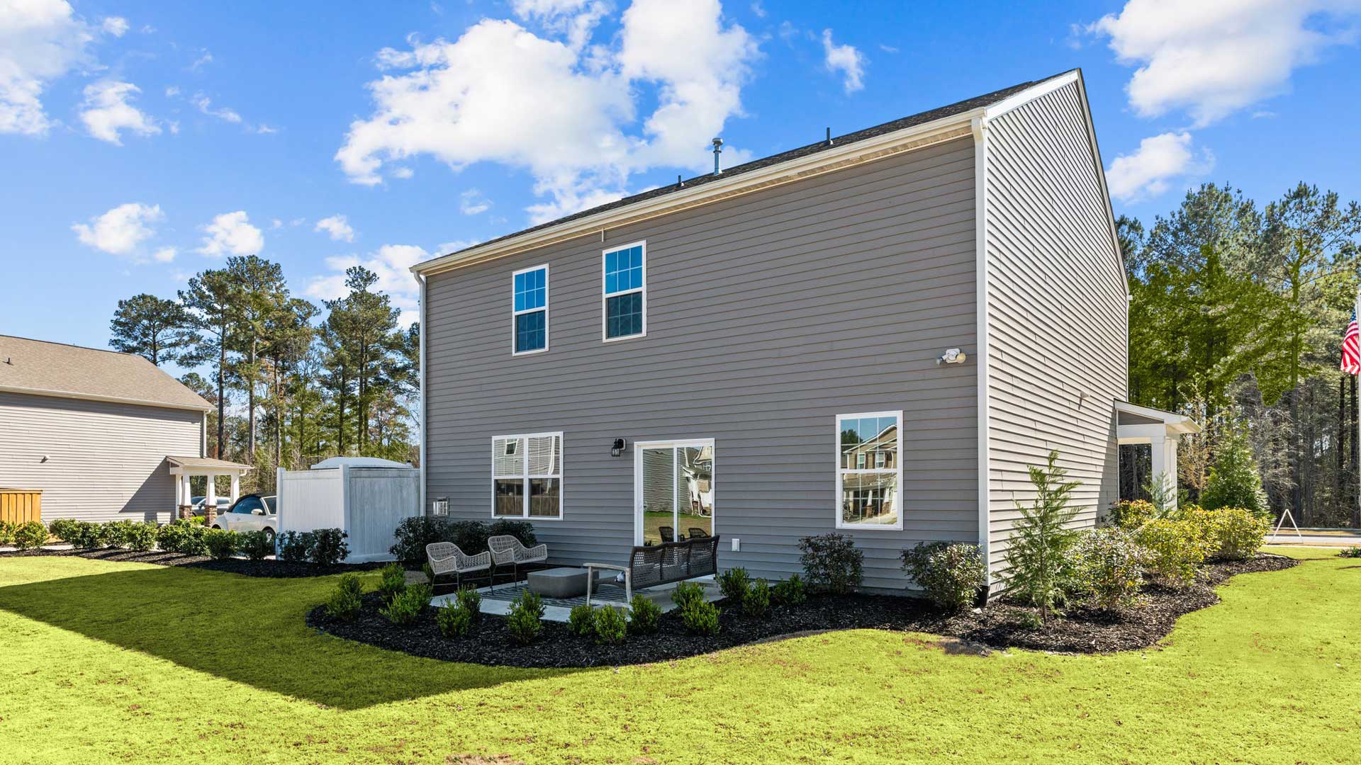 * Photos are not of actual home or interior features and are representative of floor plan only. *