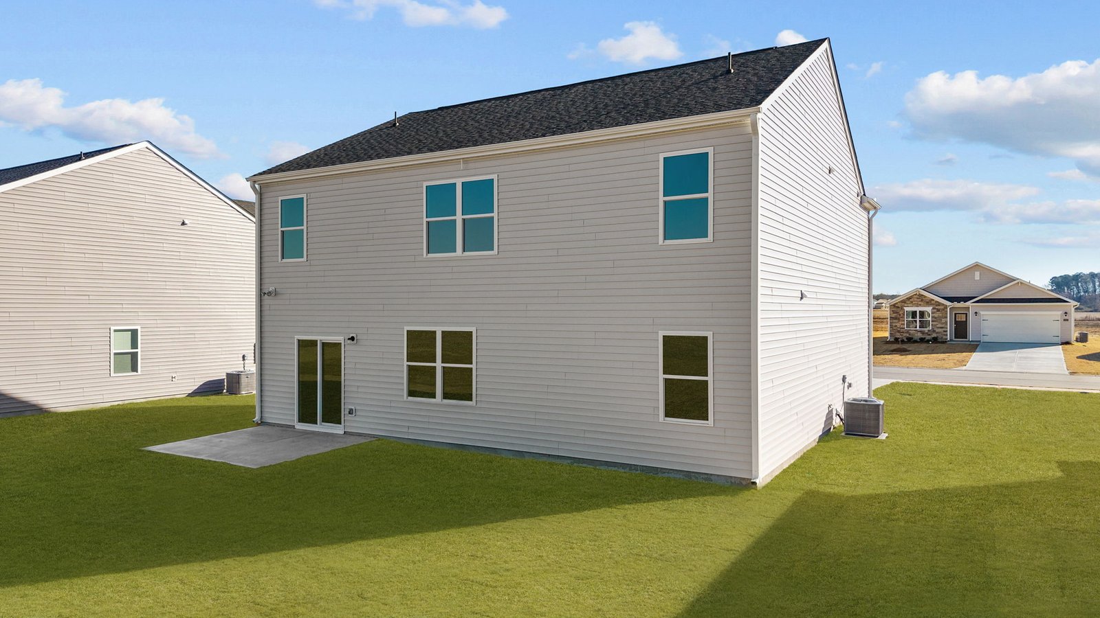 * Photos are not of actual home or interior features and are representative of floor plan only. *